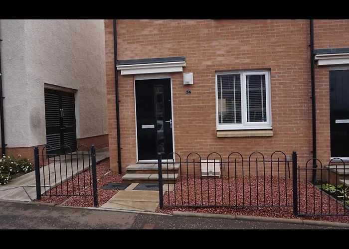 Peaceful, Lovely And Modern, Entire HouseVilla